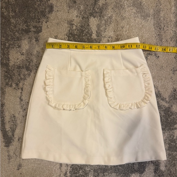 Oisos Cream Skirt with Ruffle Pockets - Picture 5 of 6